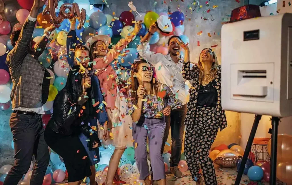 Photobooth huren prijs in België: InstantBox fotozuil op een feest